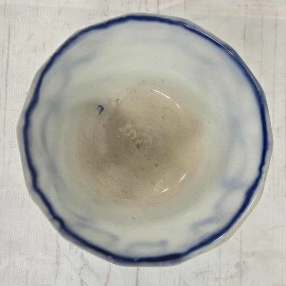 Vintage Blue Floral‎ Octagonal Ceramic Bowl Dish - Unmarked 5.5 inch wide - Picture 4 of 7